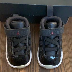 Jordan 11 7210